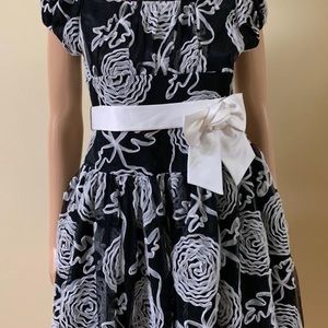 Bonnie jean girl dress sz 16 black & white floral